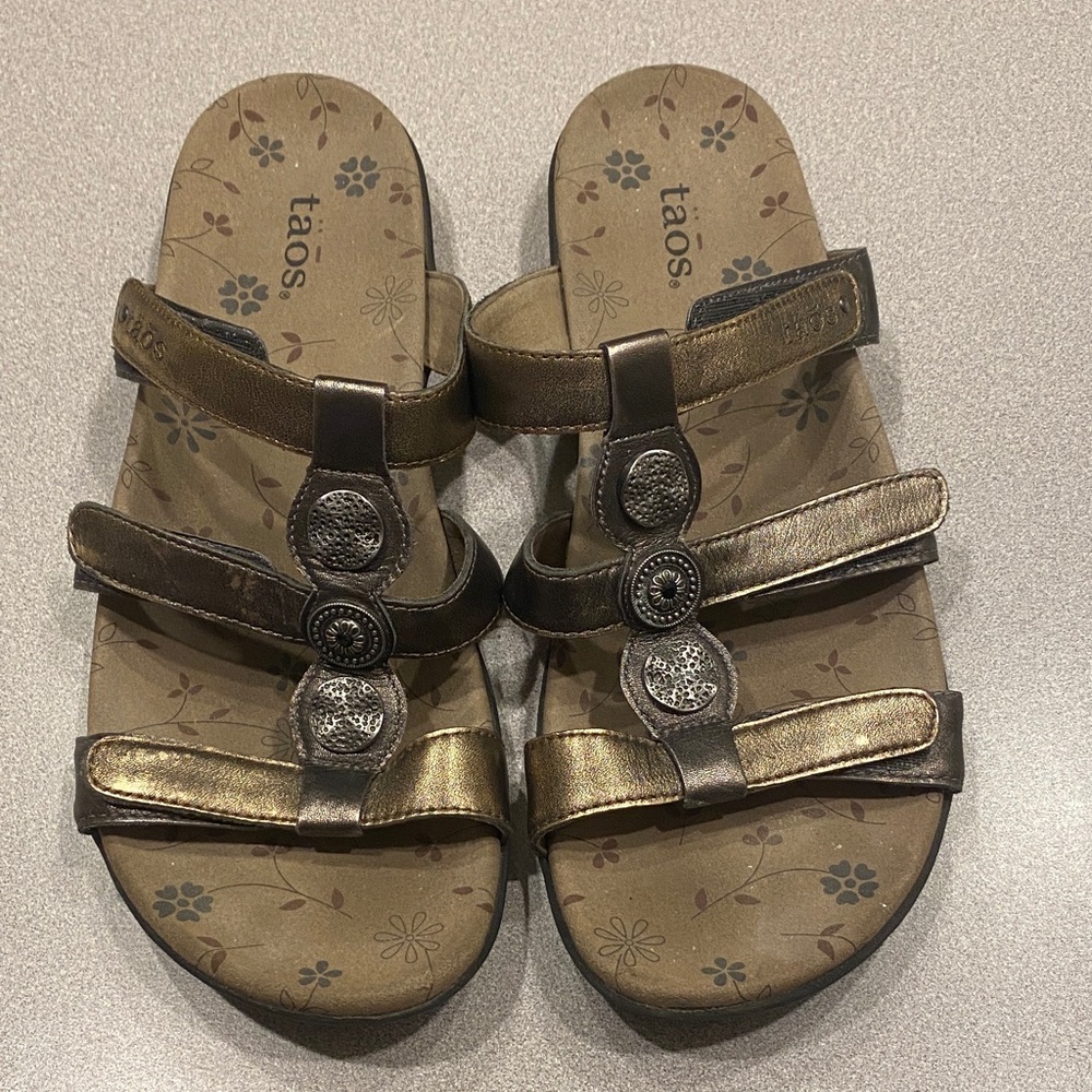 Taos  Metallic Sandals with Decorative Buttons